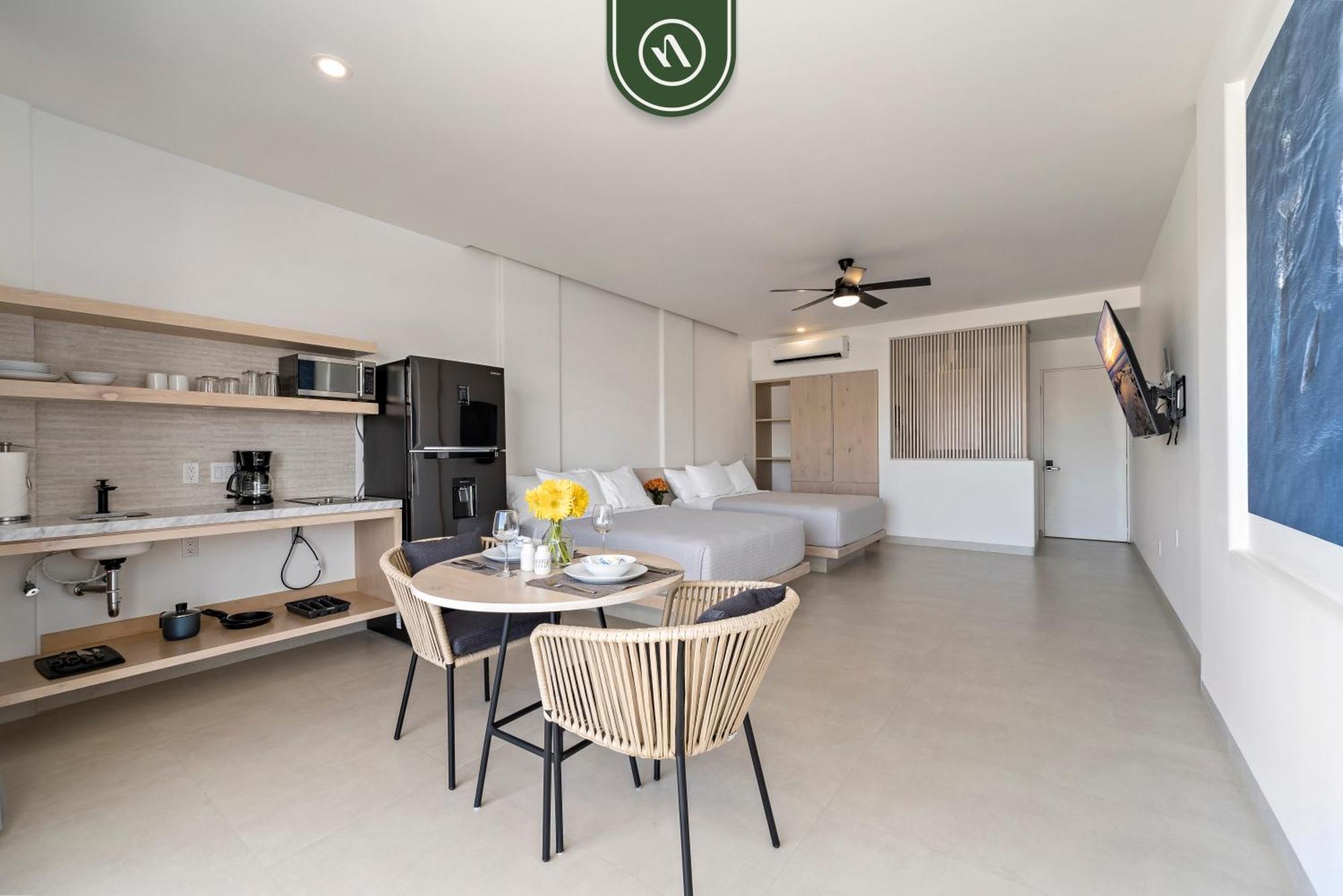 Condo Near Marina - Downtown - Pool - King Cabo San Lucas Bagian luar foto